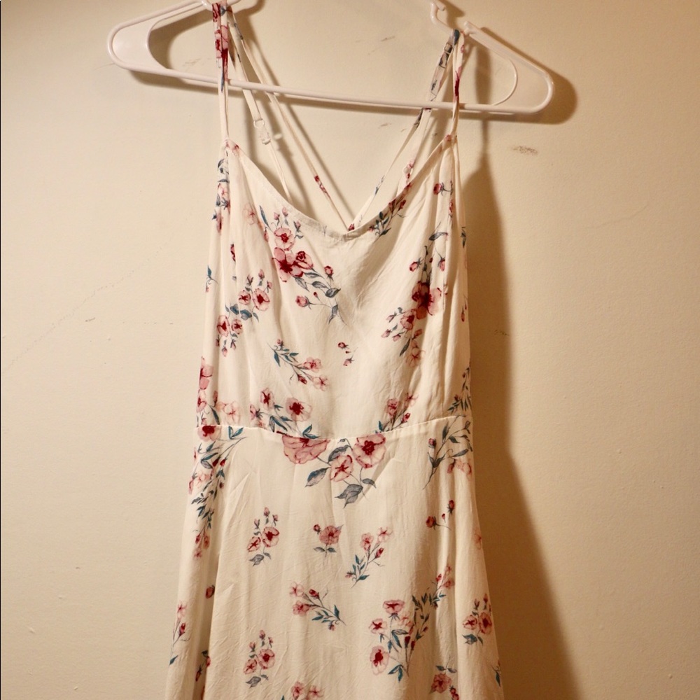 Beautiful floral crossback dress HAS POCKETS
